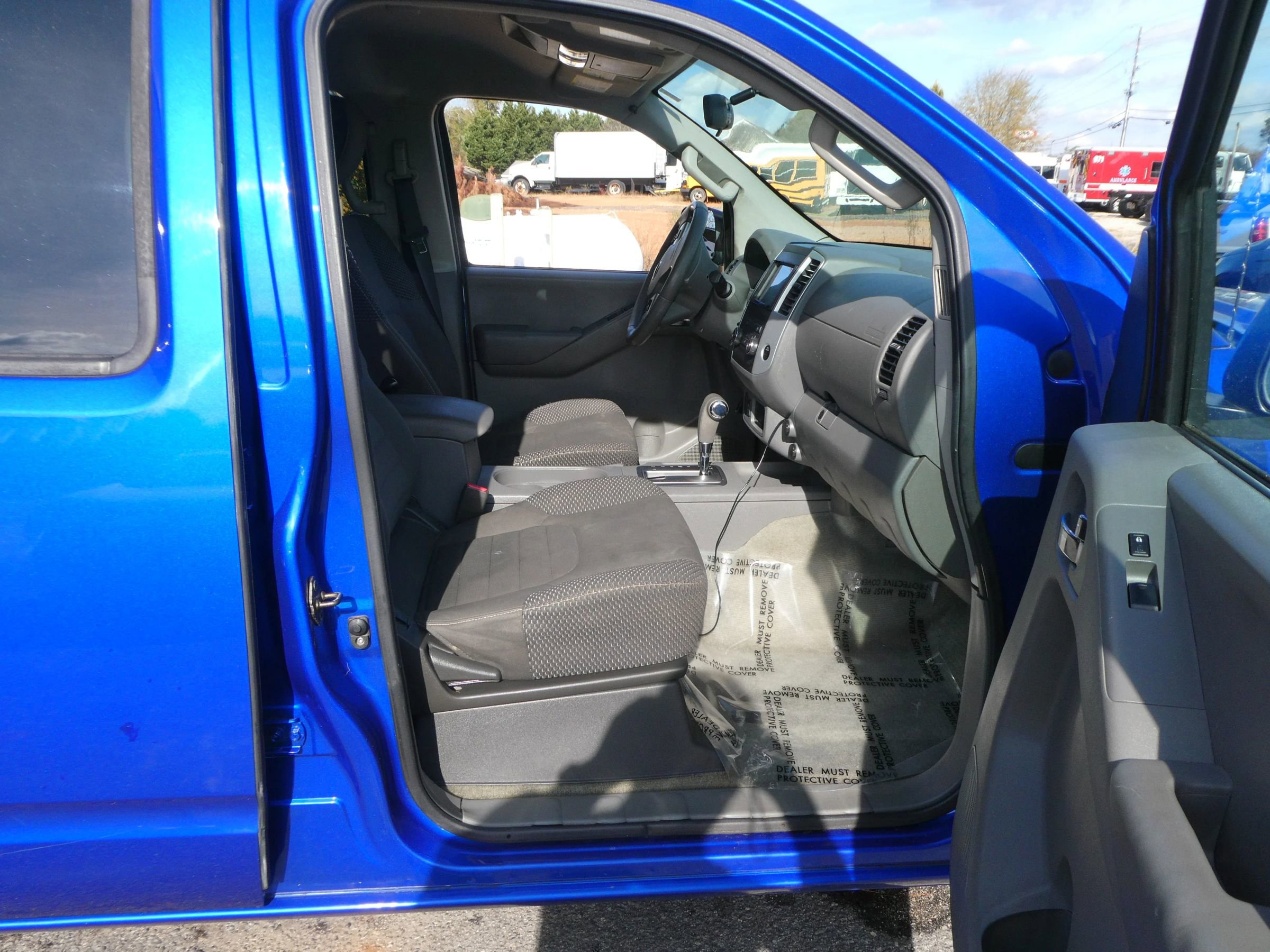 Used 2014 Nissan Frontier Desert Runner image 21