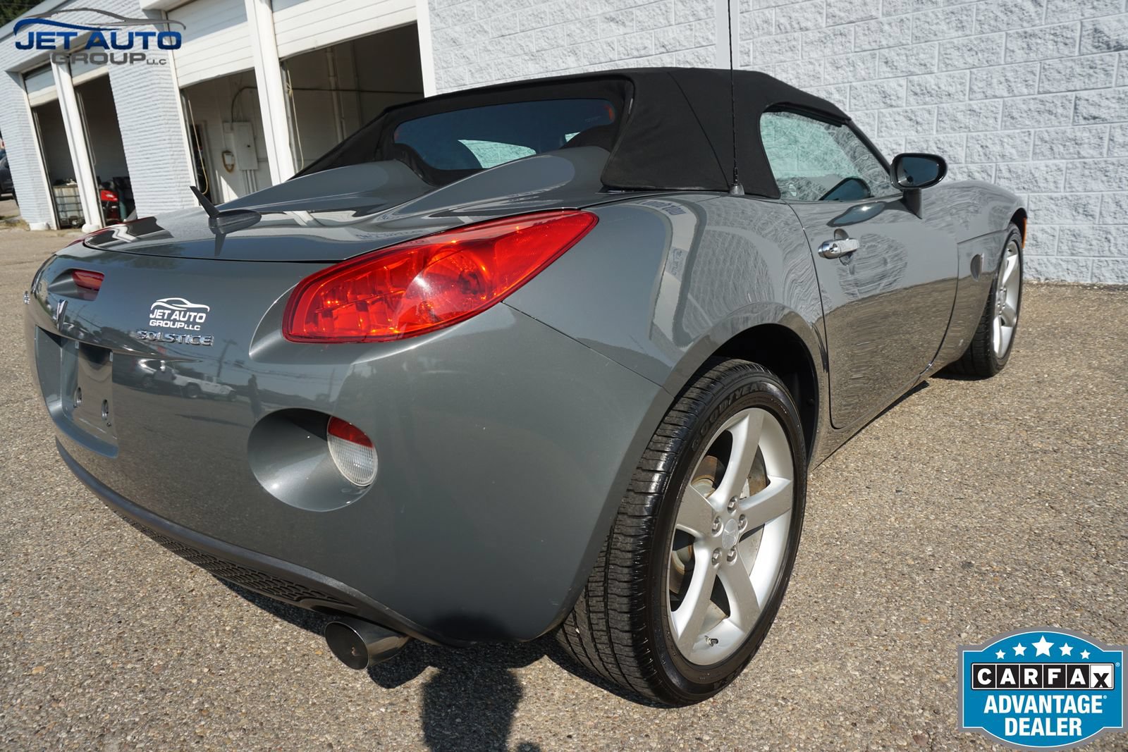 Used 2008 Pontiac Solstice Convertible w/ Premium Package RWD image 10