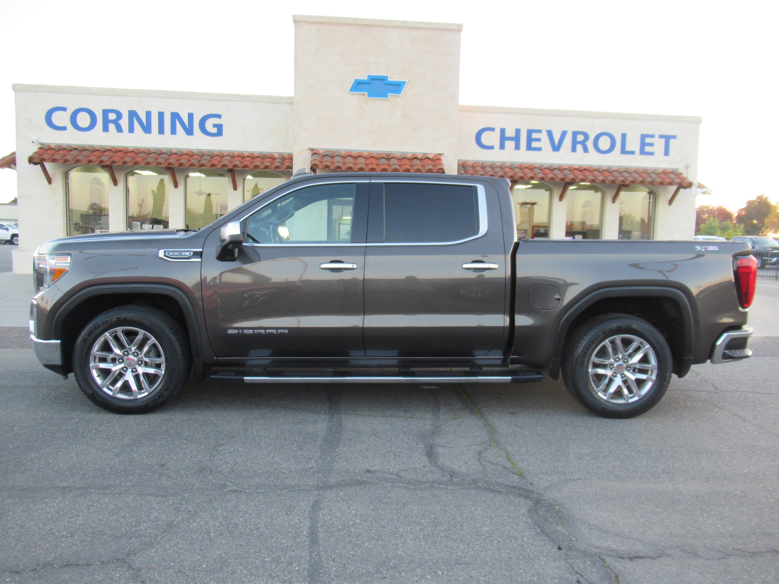 Used 2020 GMC Sierra 1500 SLT w/ SLT Premium Plus Package AWD/4WD image 5