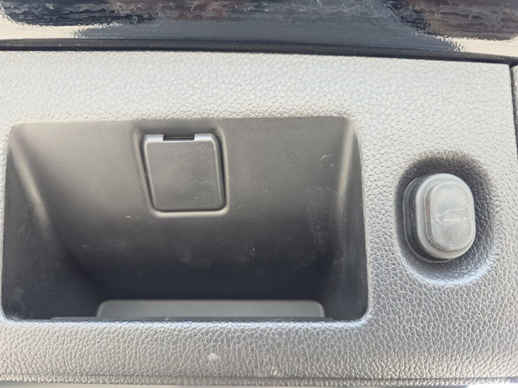 Used 2018 GMC Yukon Denali AWD/4WD image 14