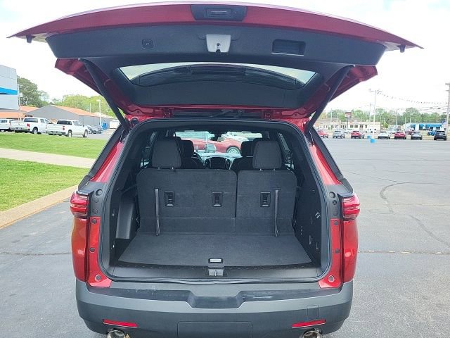 Used 2023 Chevrolet Traverse LT image 16