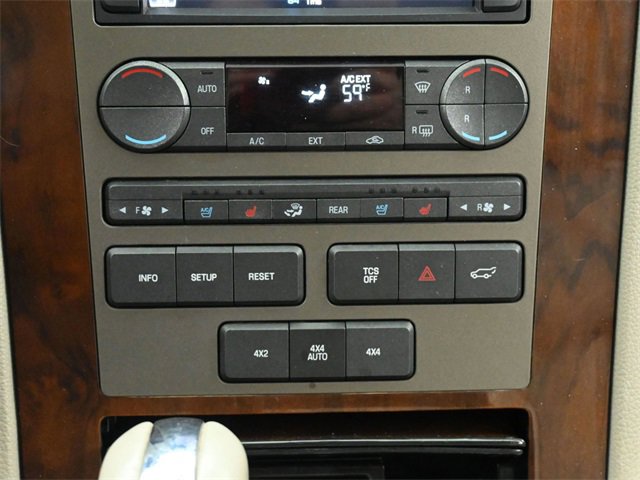 Used 2014 Lincoln Navigator 4WD image 33