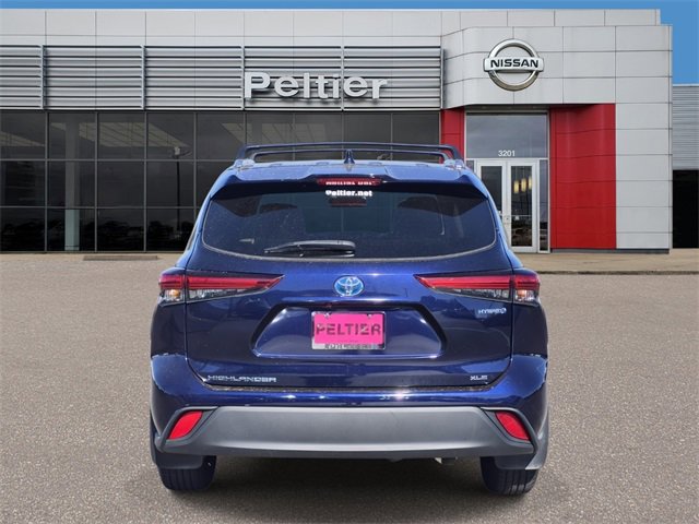 Used 2020 Toyota Highlander XLE image 5