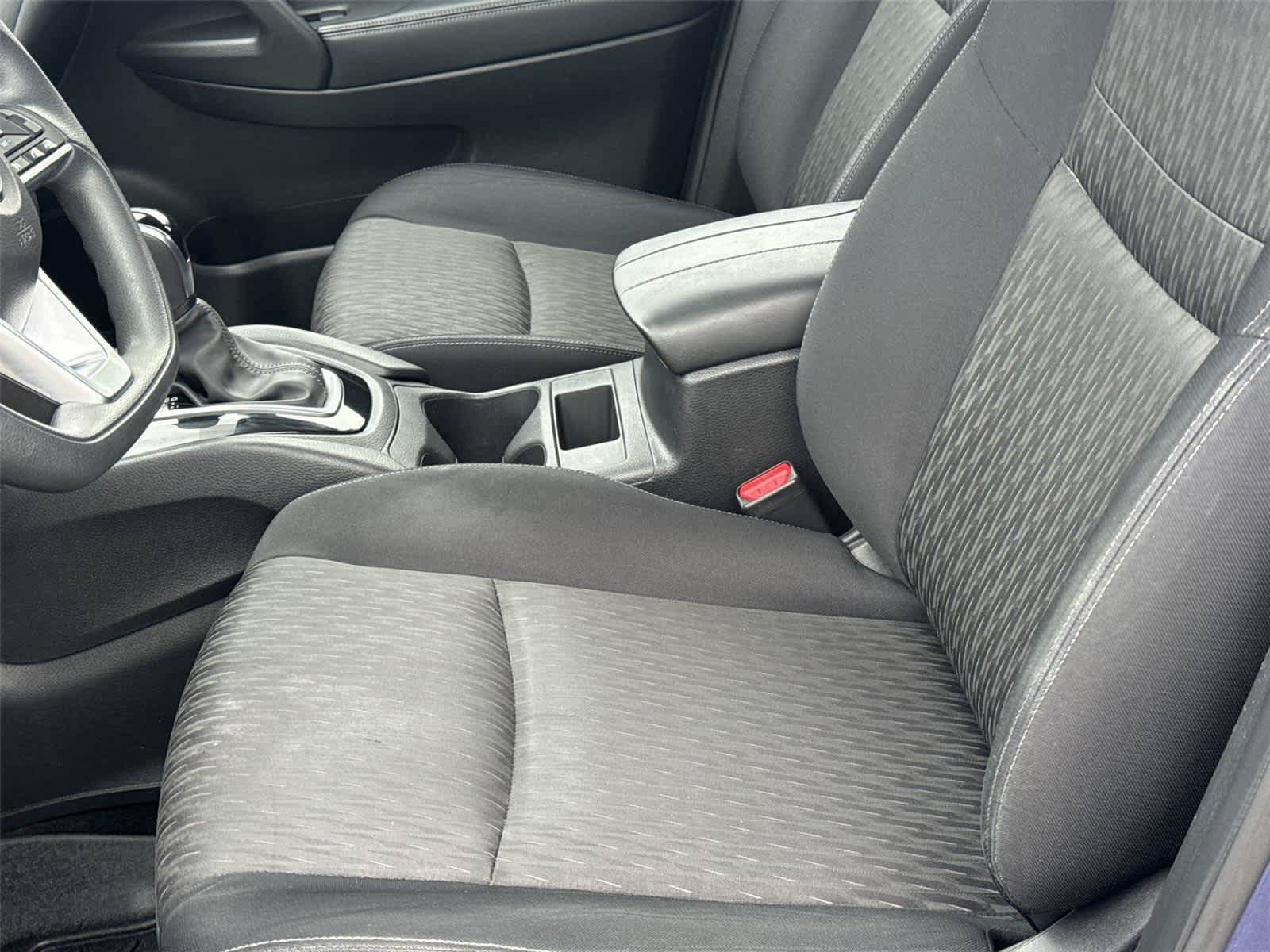 Used 2017 Nissan Rogue S AWD/4WD image 9