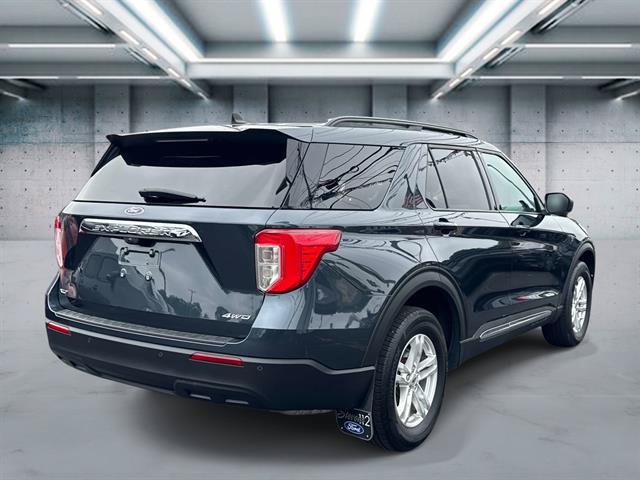 Used 2023 Ford Explorer XLT AWD/4WD image 4