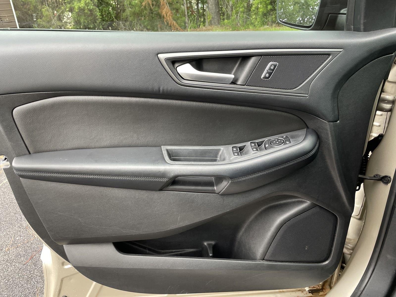 Used 2017 Ford Edge SE w/ Cargo Accessory Package FWD image 37