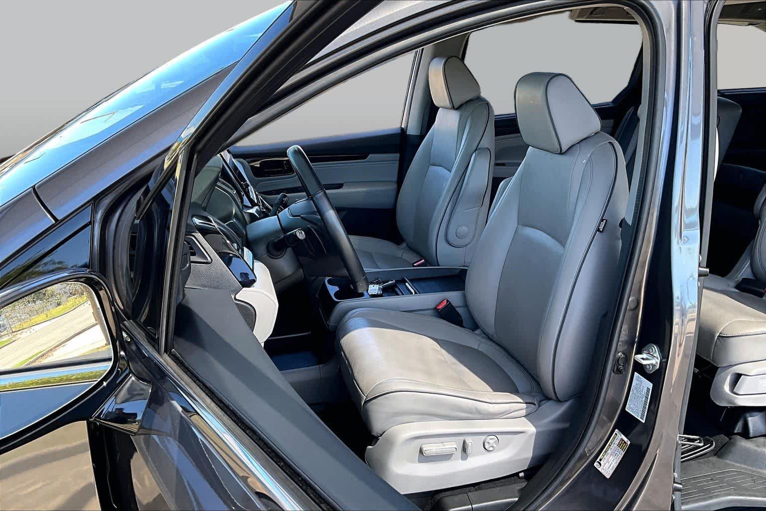 Used 2023 Honda Odyssey Elite image 8