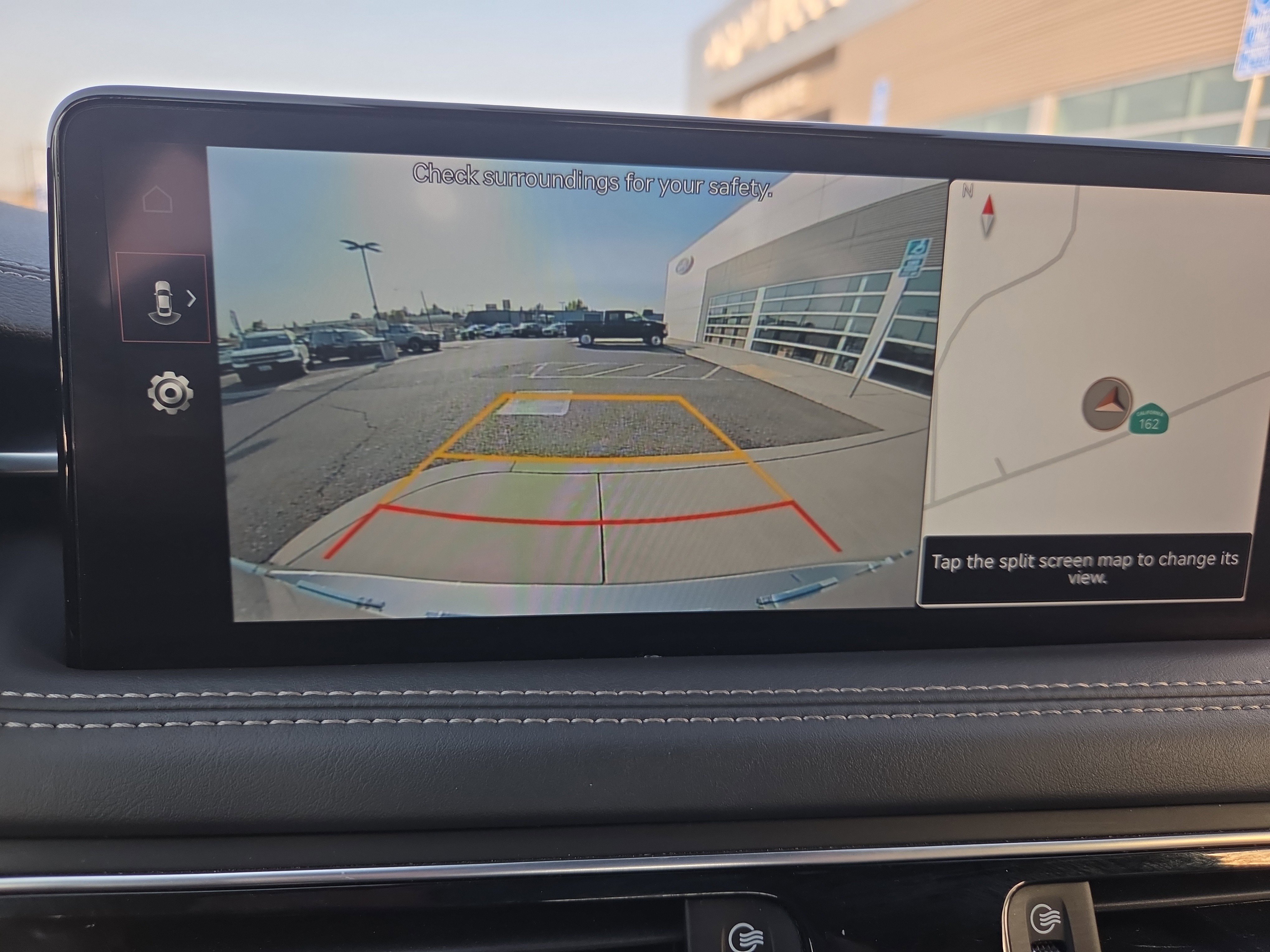 Used 2023 Genesis G70 2.0T image 18