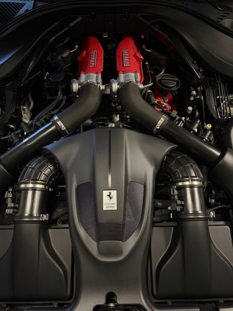 Used 2025 Ferrari Roma Spider RWD image 10