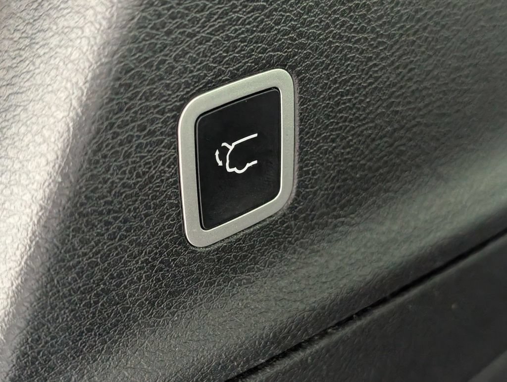 Used 2025 Chrysler Pacifica Select FWD image 29