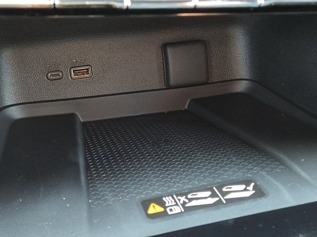 New 2026 Chevrolet Traverse Z71 w/ Driver Confidence Package image 8