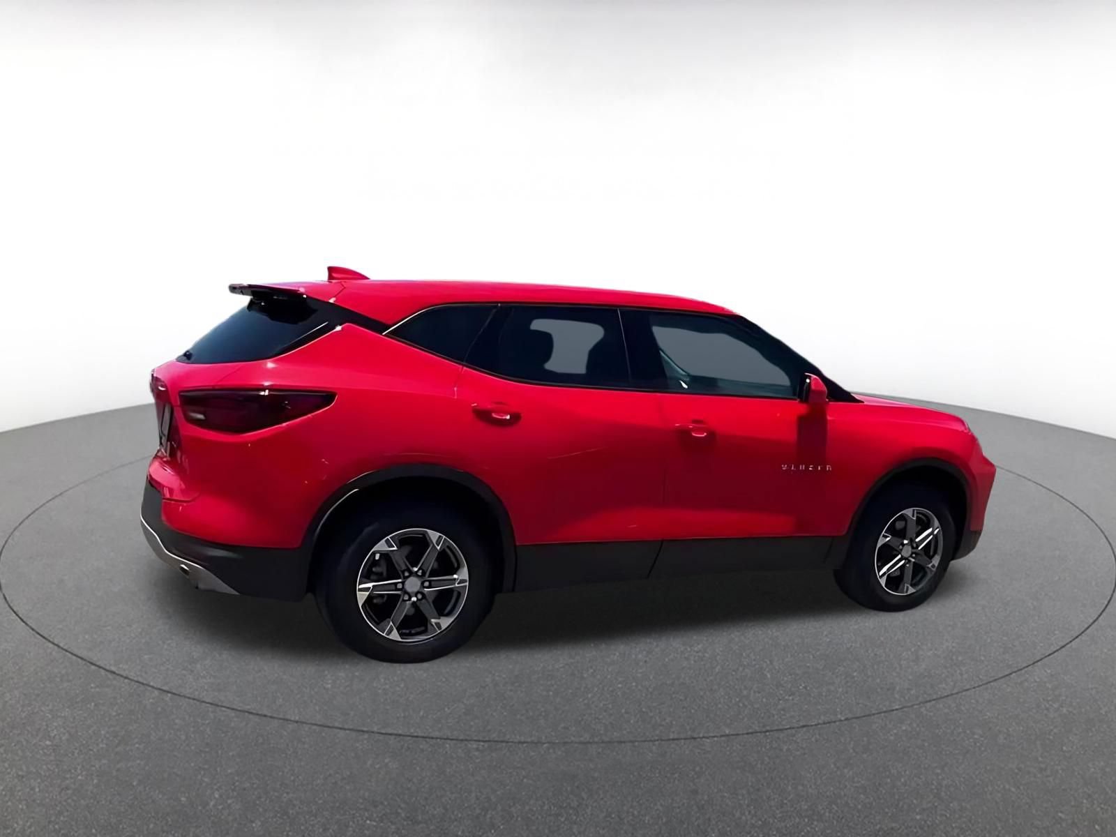 Used 2025 Chevrolet Blazer LT FWD image 12