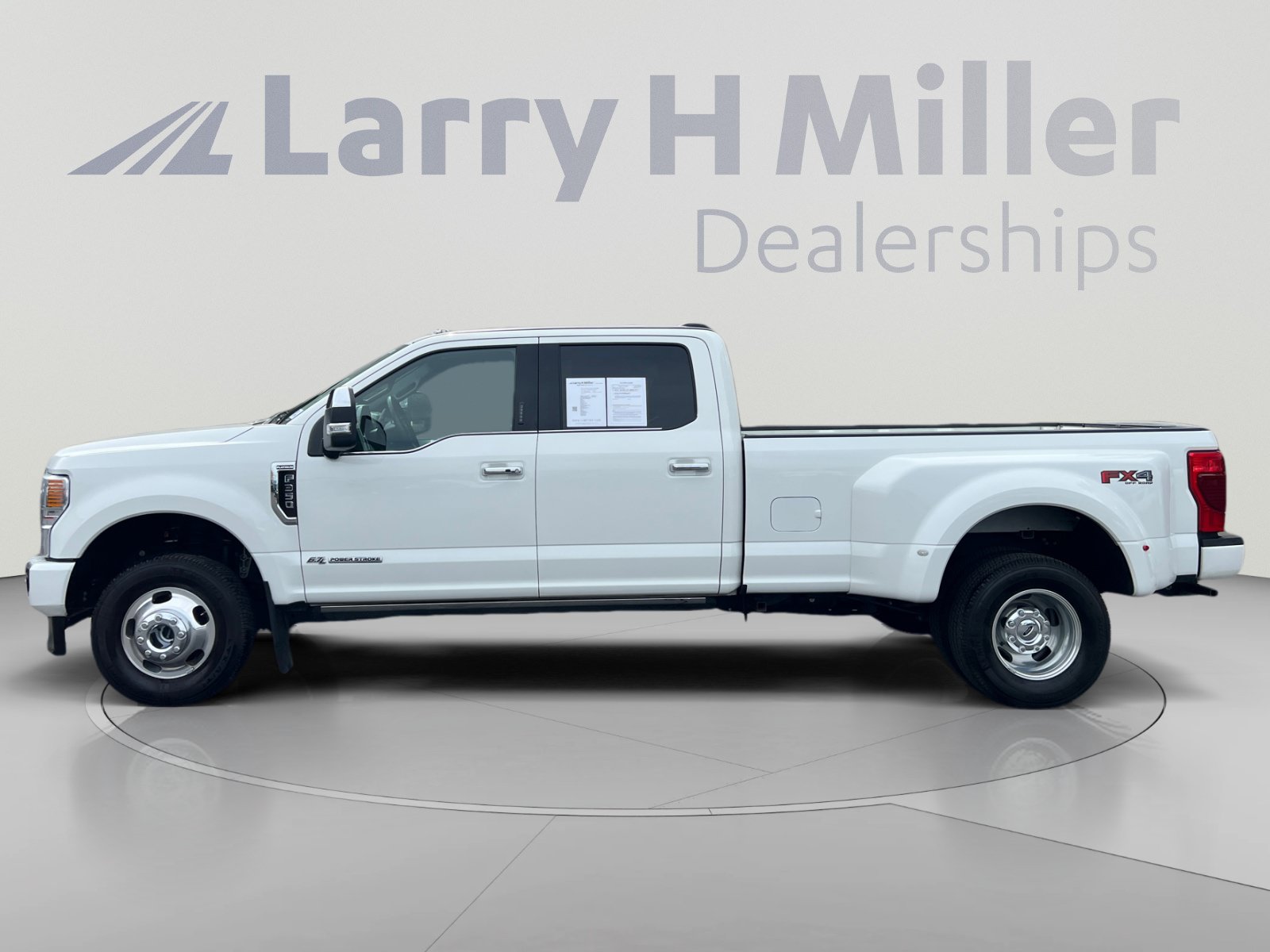 Certified 2021 Ford F350 Platinum w/ FX4 Off-Road Package AWD/4WD image 2