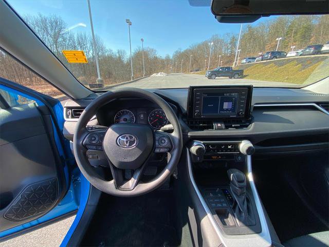 Certified 2020 Toyota RAV4 LE AWD/4WD image 11