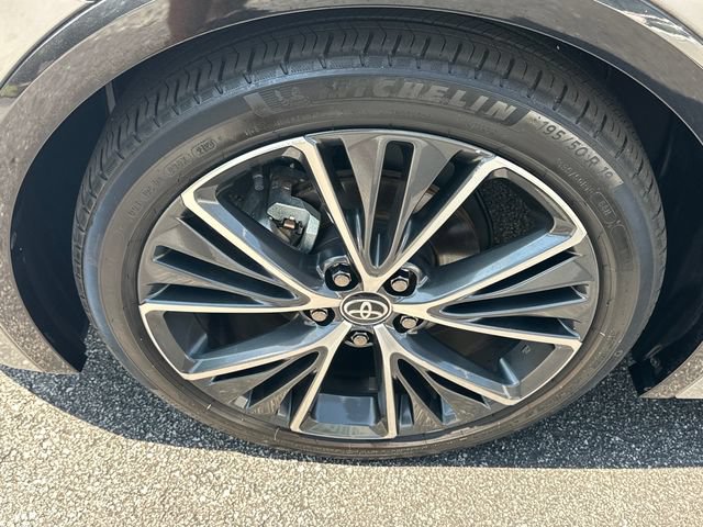 Used 2023 Toyota Prius XLE FWD image 10