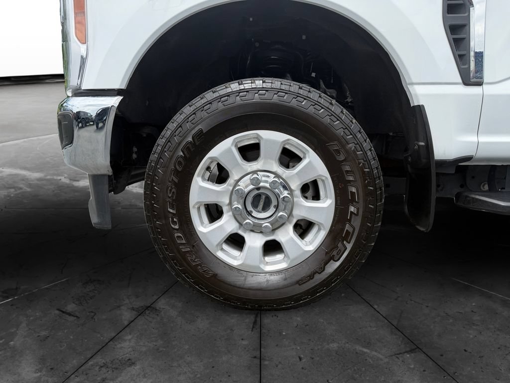 Used 2024 Ford F350 XLT w/ FX4 Off-Road Package AWD/4WD image 14