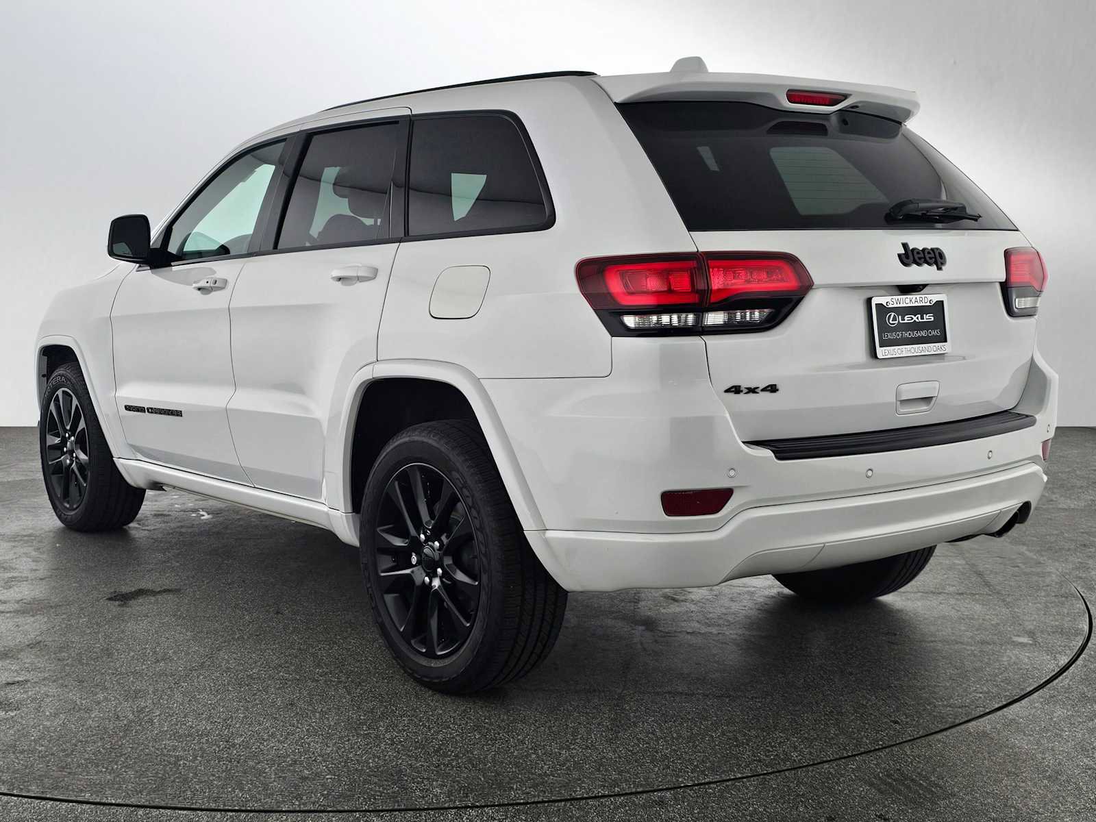 Used 2018 Jeep Grand Cherokee Altitude image 5