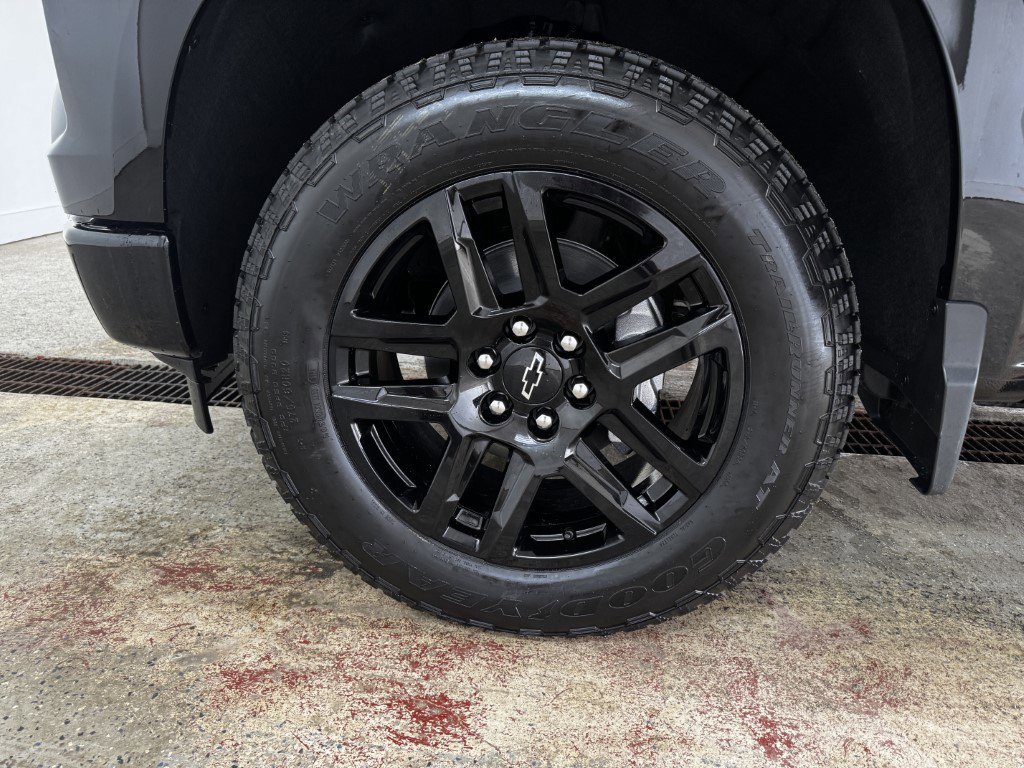 New 2026 Chevrolet Silverado 1500 Custom w/ Turbomax Blackout Package image 31