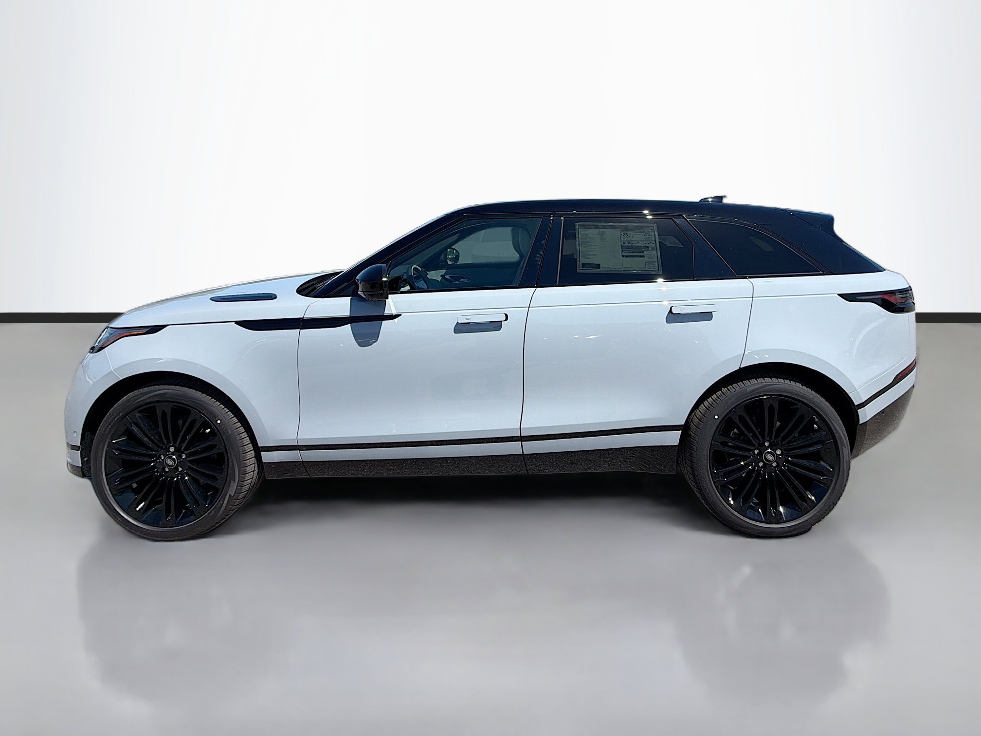 New 2026 Land Rover Range Rover Velar Dynamic SE image 2