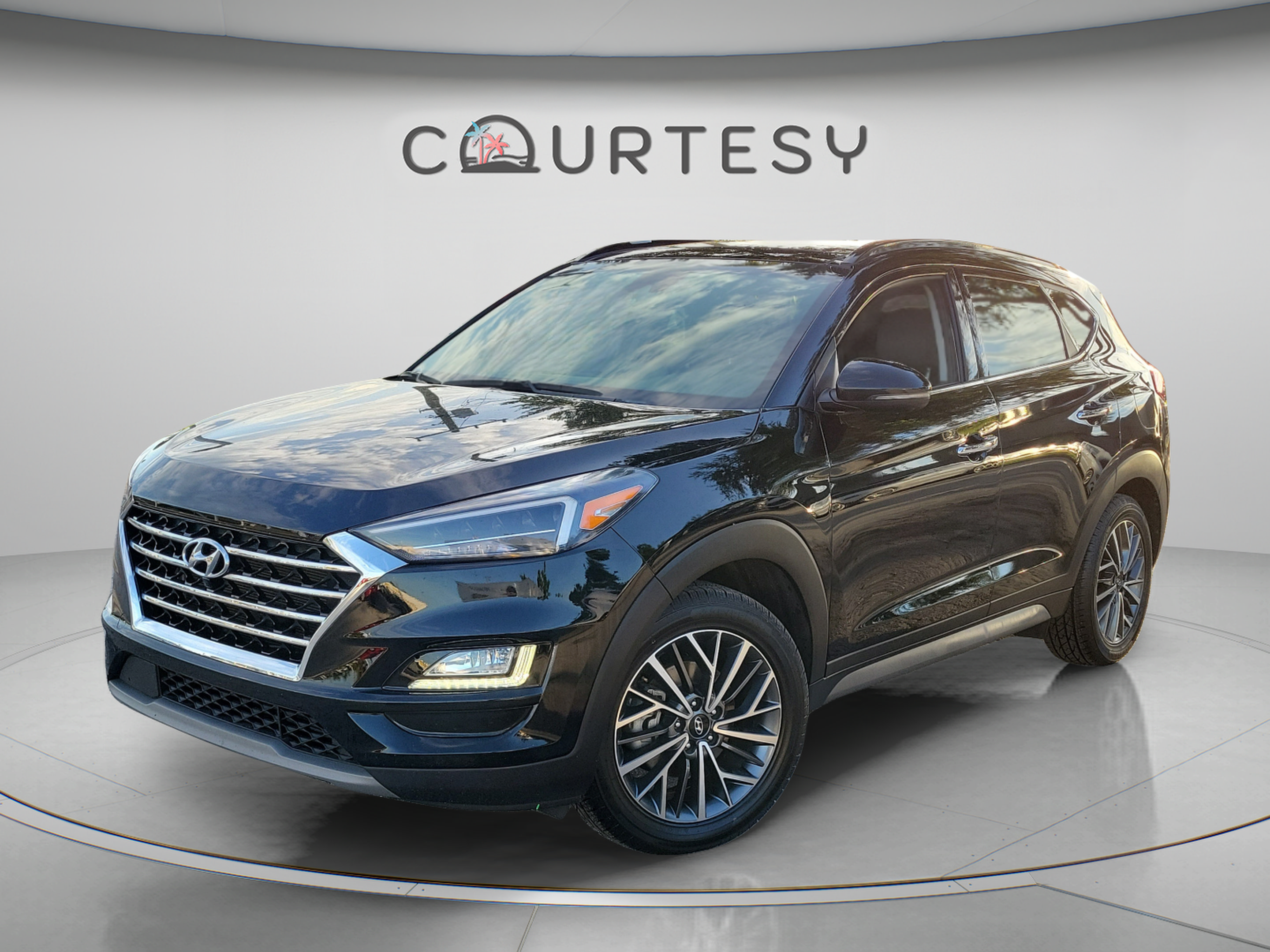 Used 2021 Hyundai Tucson Ultimate w/ Cargo Package FWD image 1