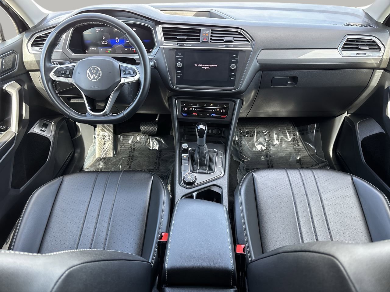 Used 2024 Volkswagen Tiguan SE image 13