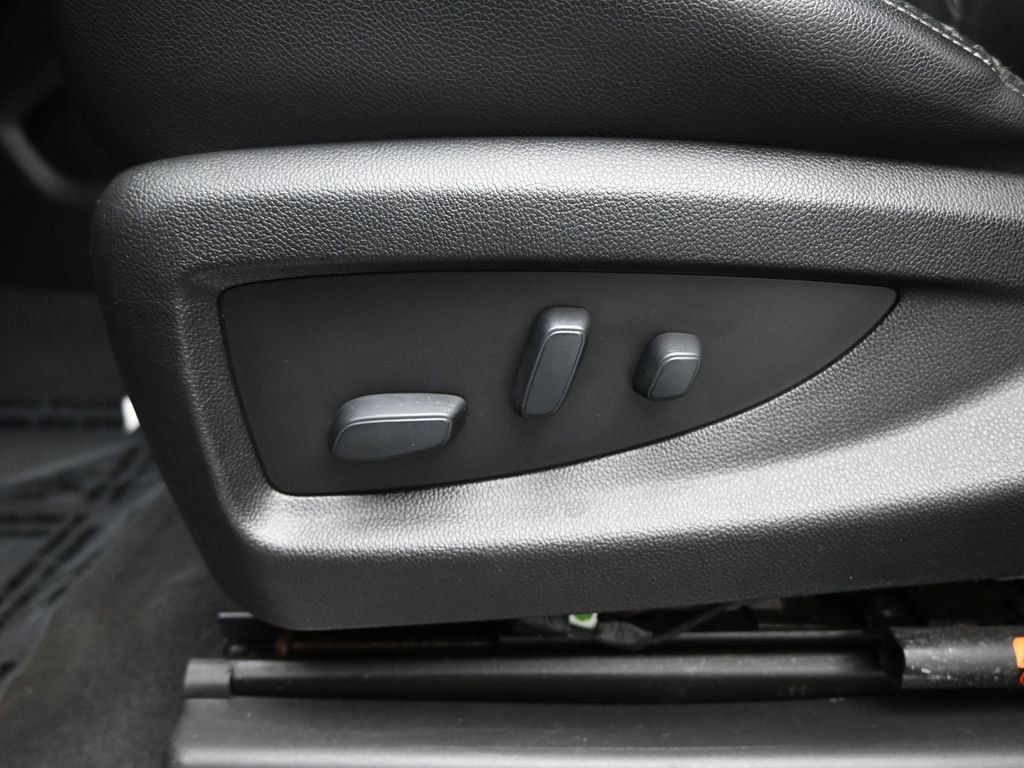 Used 2019 Chevrolet Suburban LT AWD/4WD image 10