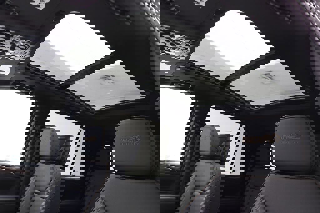 Used 2024 Chevrolet Tahoe High Country w/ Advanced Technology Package image 23