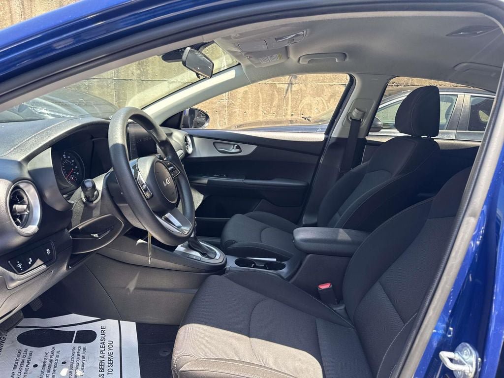 Used 2023 Kia Forte LXS w/ LXS Technology Package FWD image 17