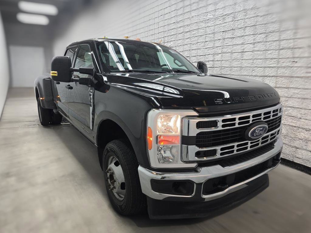 Used 2024 Ford F350 XLT video 1