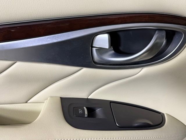 Used 2012 INFINITI M37 w/ Premium Pkg image 24