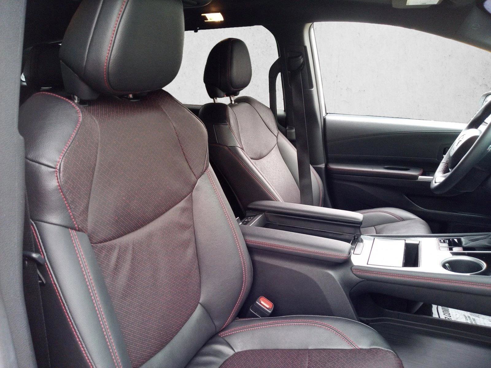 Used 2025 Toyota Sienna XSE w/ XSE Premium Package FWD image 15