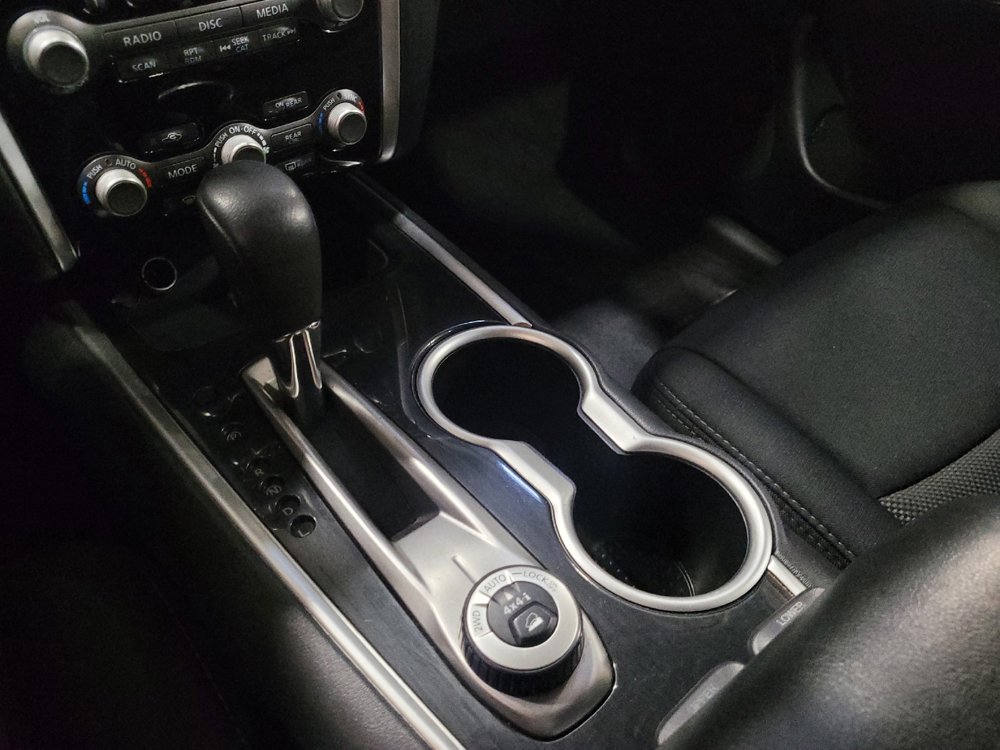 Used 2020 Nissan Pathfinder SV image 26