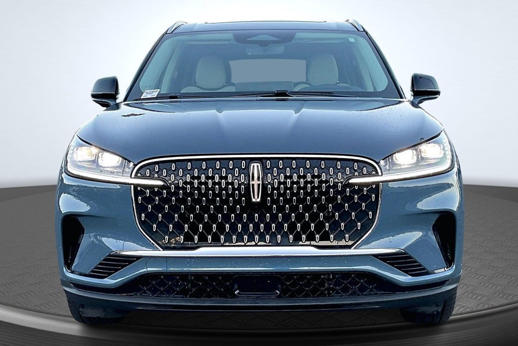 Used 2026 Lincoln Aviator Reserve w/ Luxury Package RWD image 2