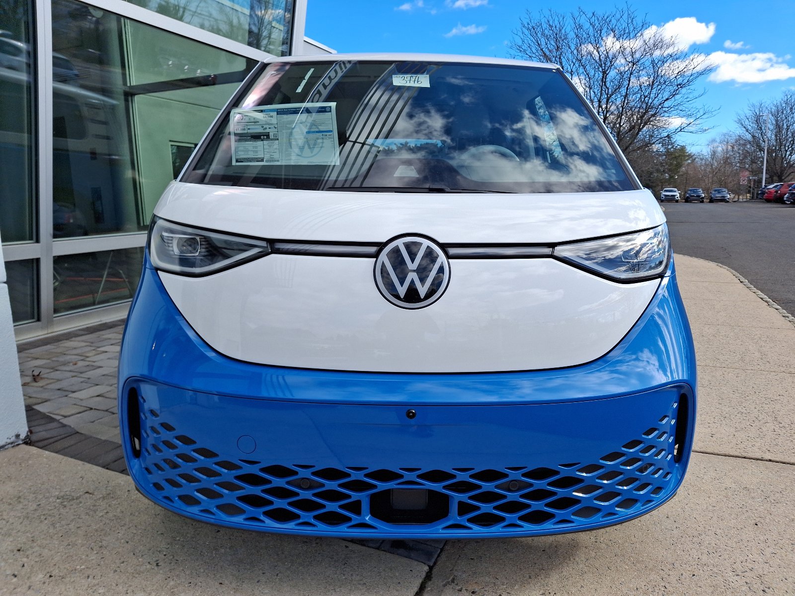 Used 2025 Volkswagen ID. Buzz 1st Edition image 2