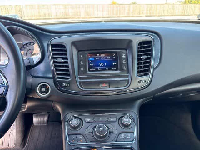 Used 2015 Chrysler 200 S FWD image 19
