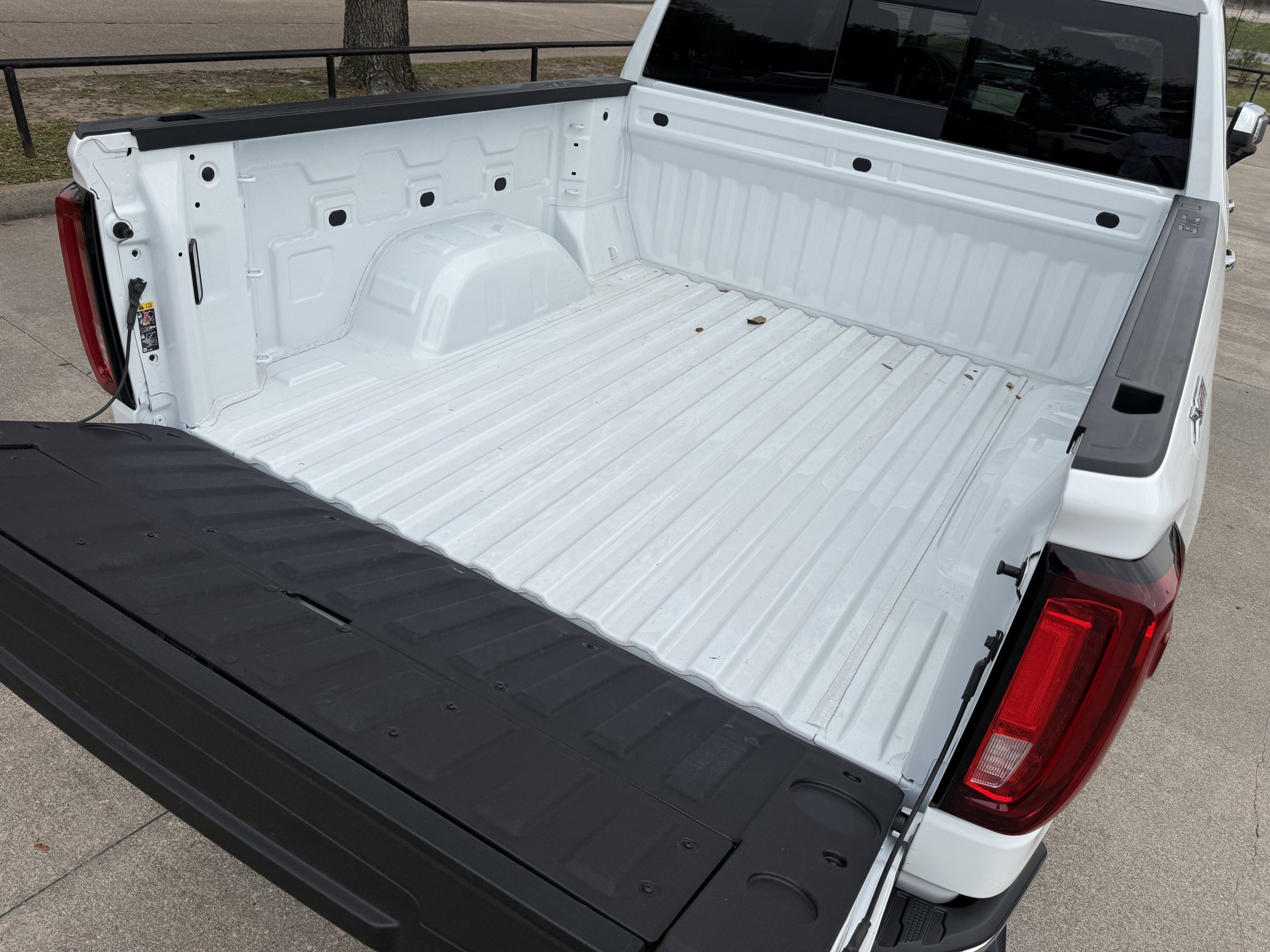 Used 2026 GMC Sierra 1500 SLT image 34