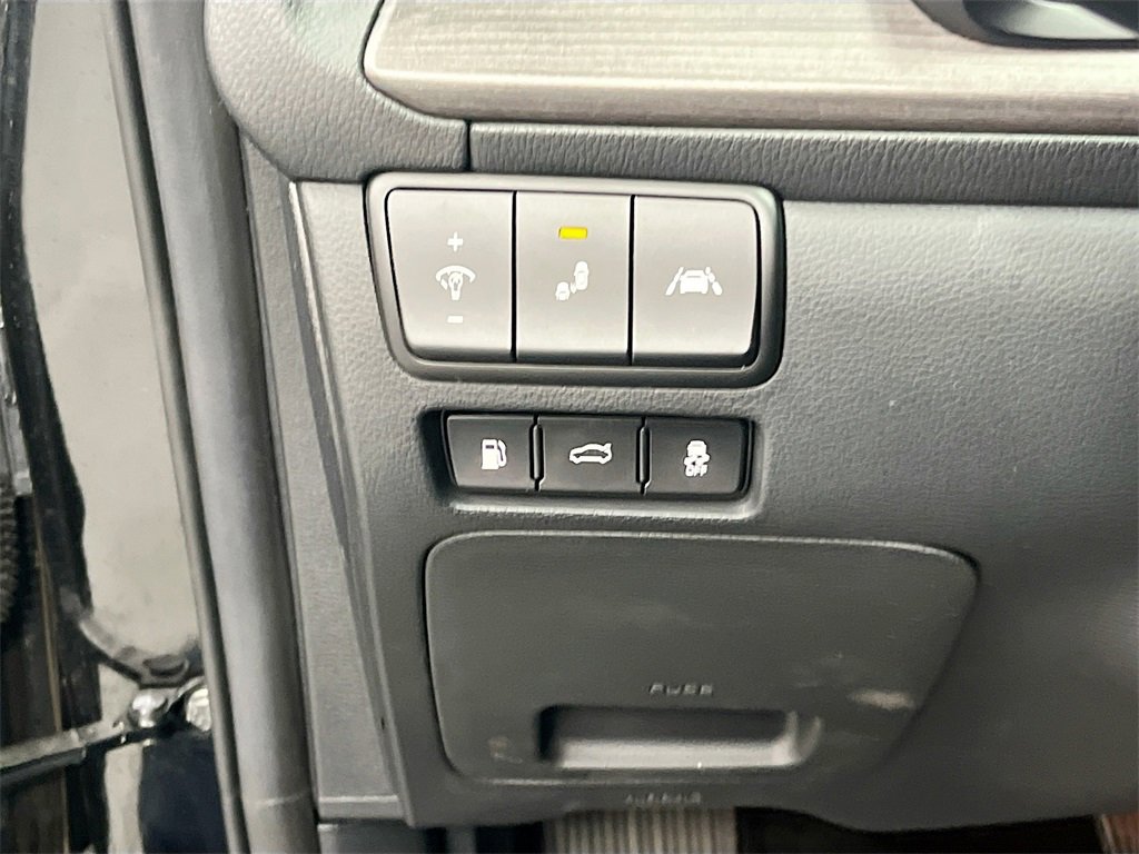 Used 2020 Kia Cadenza Technology image 10