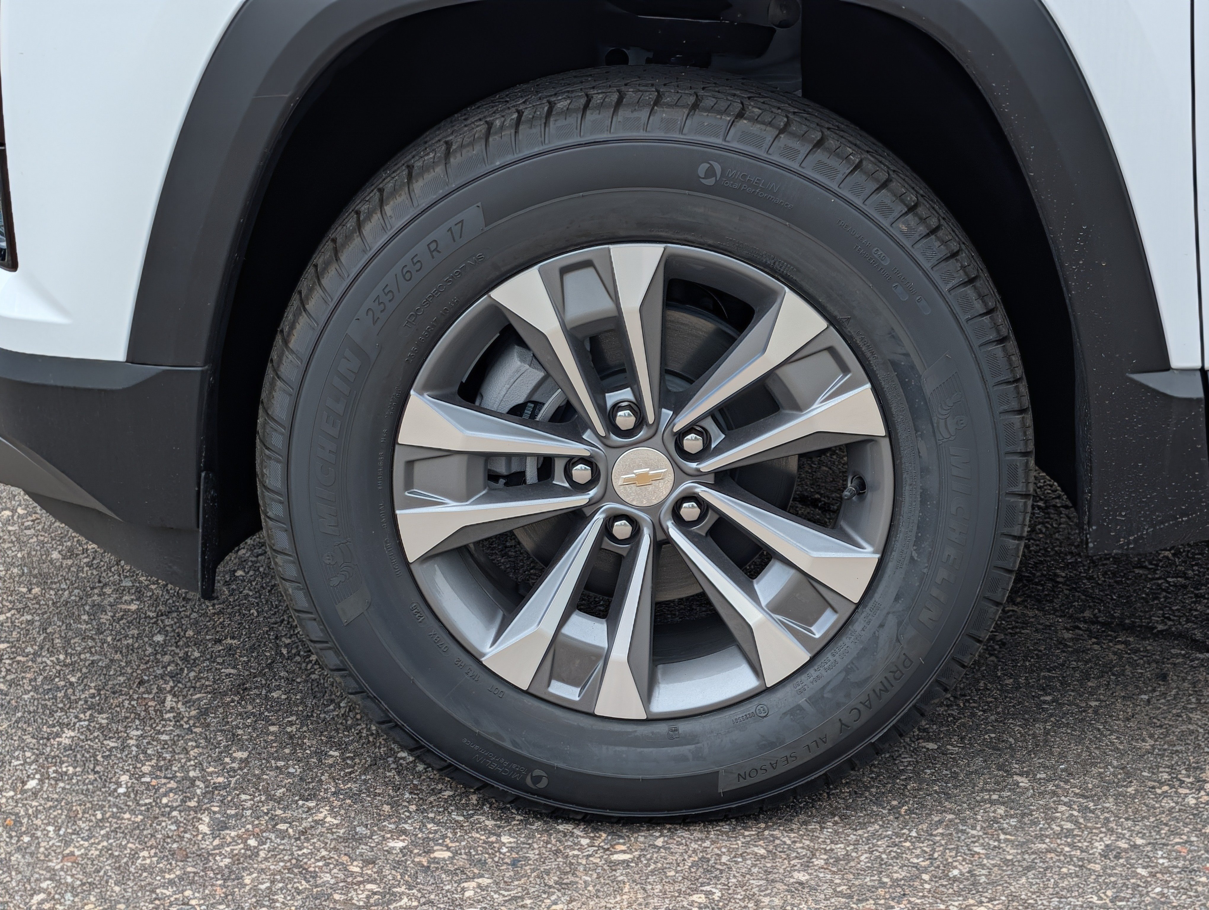 New 2026 Chevrolet Equinox LT w/ Convenience Package II AWD/4WD image 7