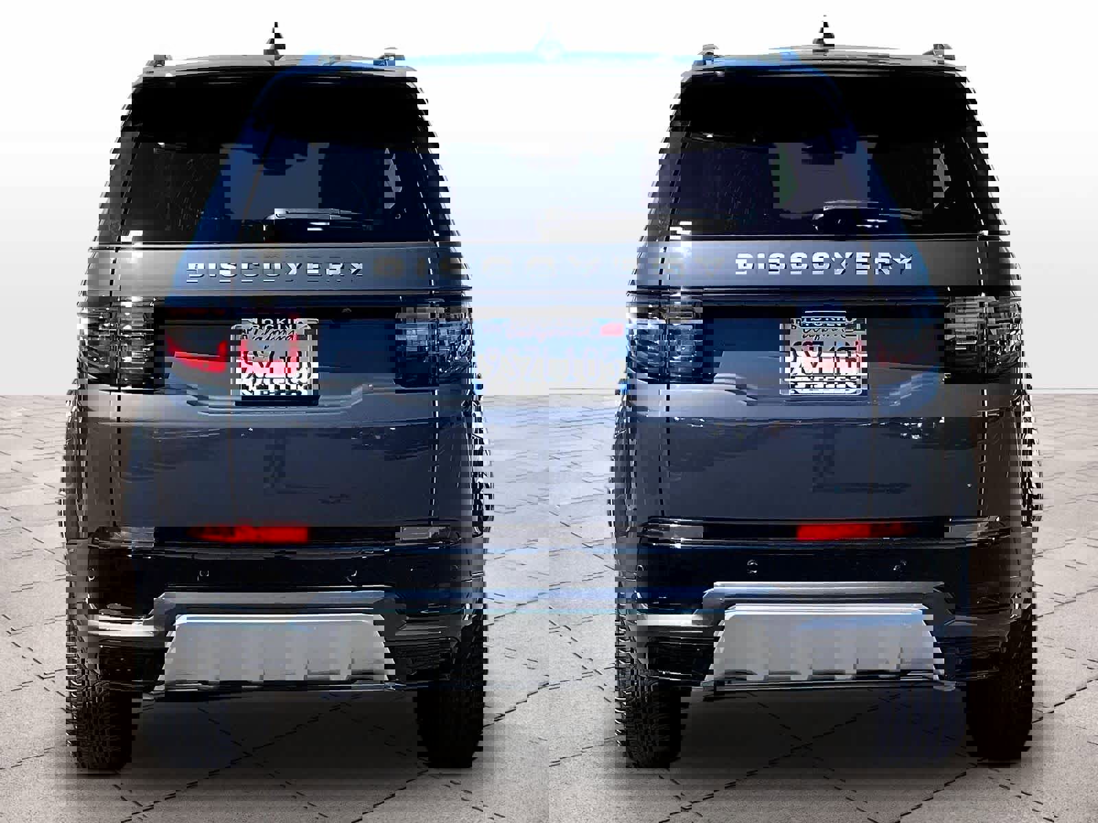 Used 2025 Land Rover Discovery Sport S image 4