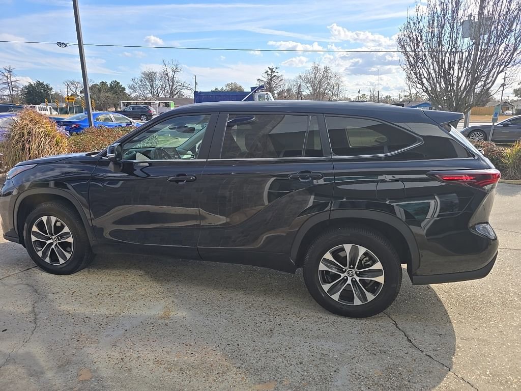 Used 2024 Toyota Highlander XLE image 20