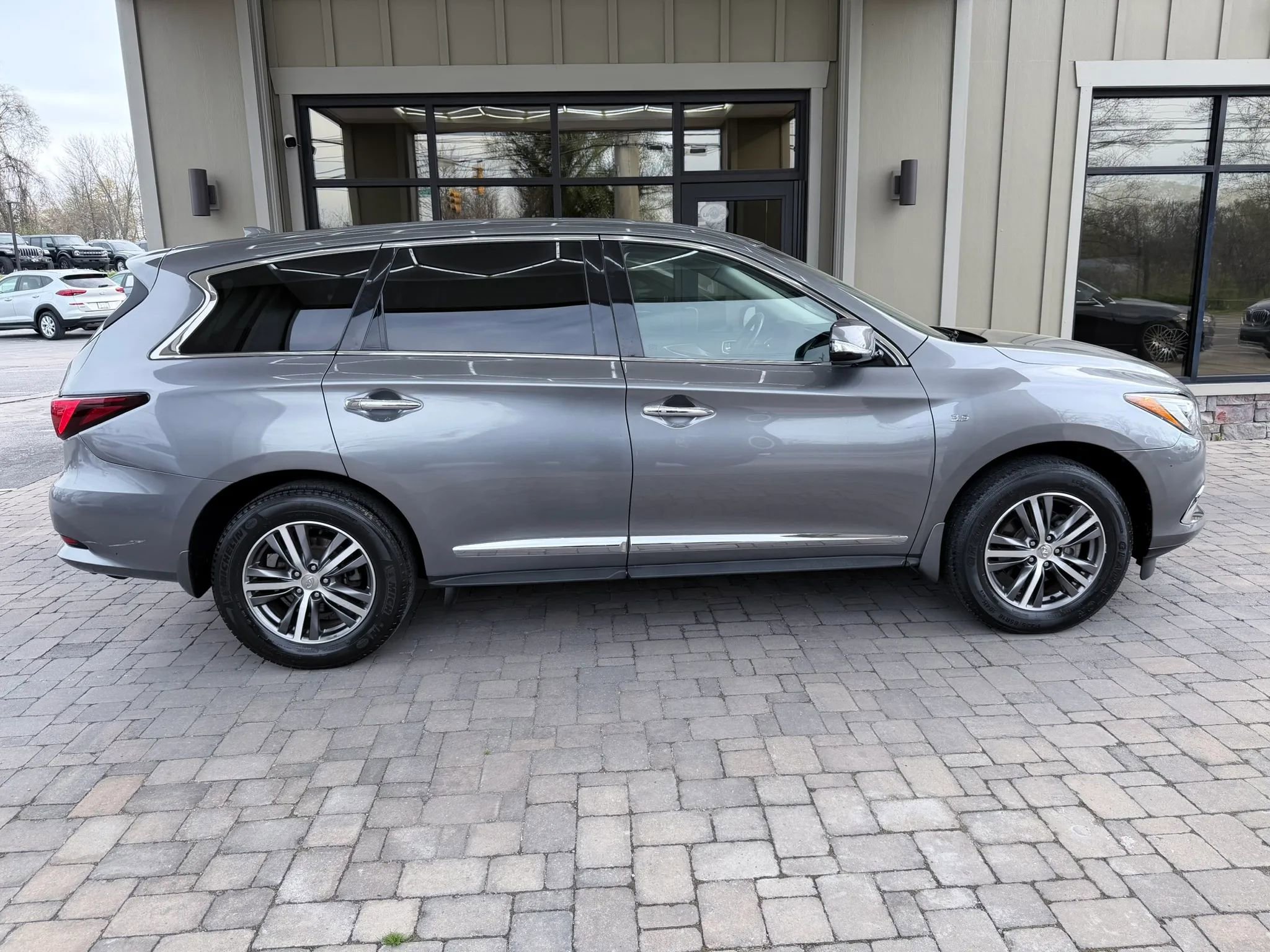 Used 2020 INFINITI QX60 Pure image 11