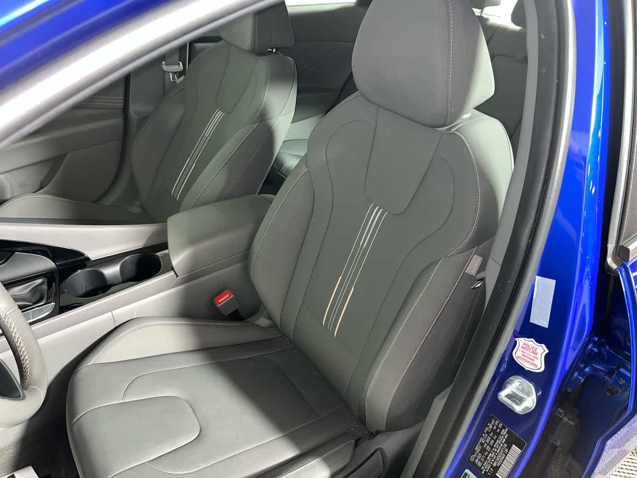 Used 2025 Hyundai Elantra SEL FWD image 15