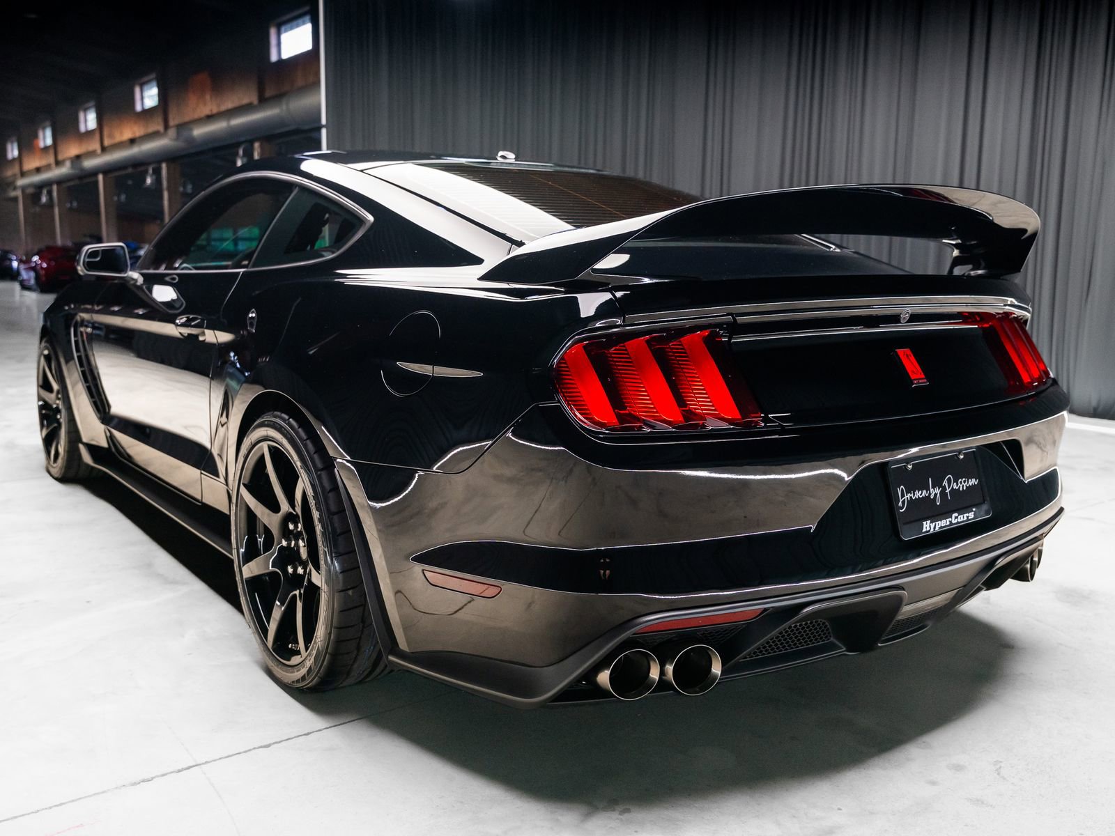 Used 2016 Ford Mustang Shelby GT350R w/ GT350R Equipment Group 920A RWD image 42
