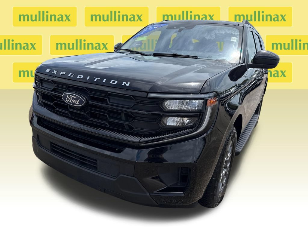 Used 2025 Ford Expedition Active RWD image 10