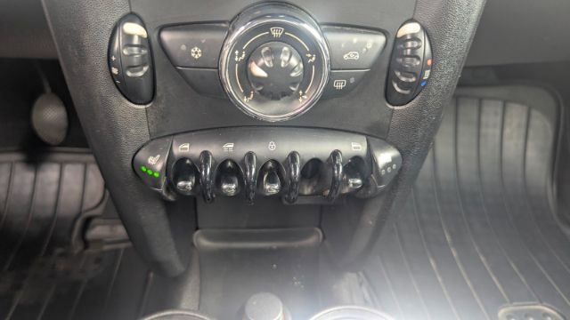 Used 2011 MINI Cooper Convertible image 31