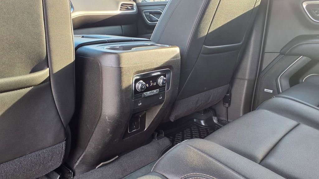 Used 2021 GMC Yukon XL SLT image 21