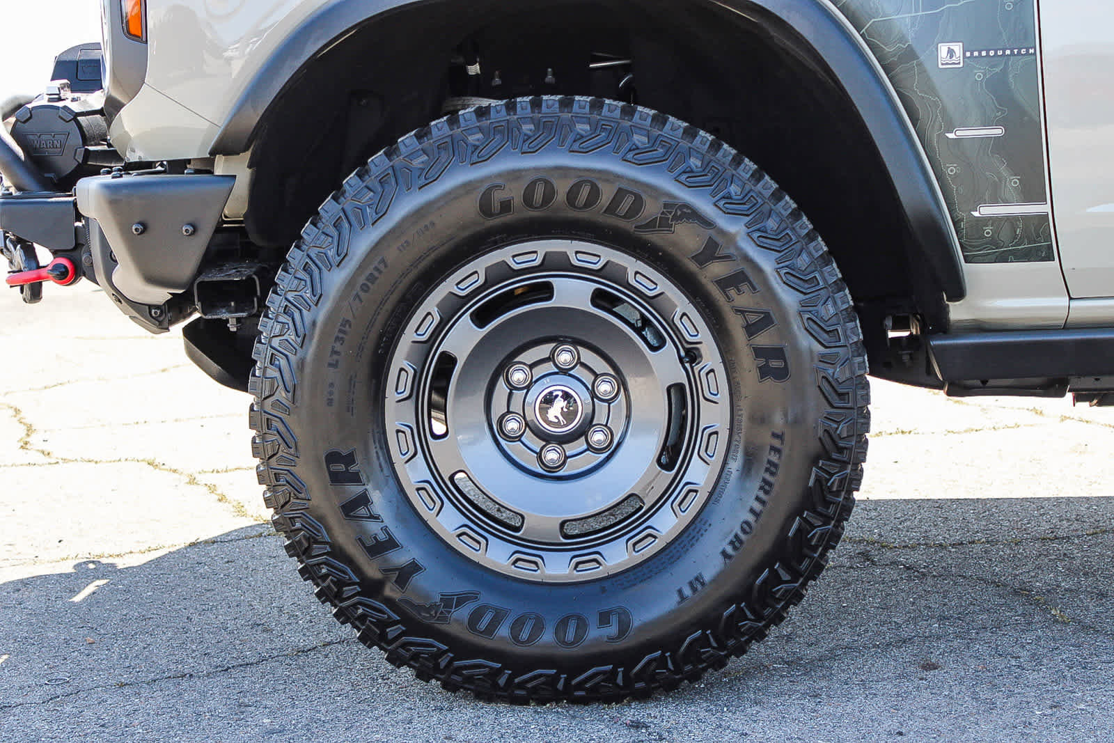 Used 2022 Ford Bronco Everglades image 9