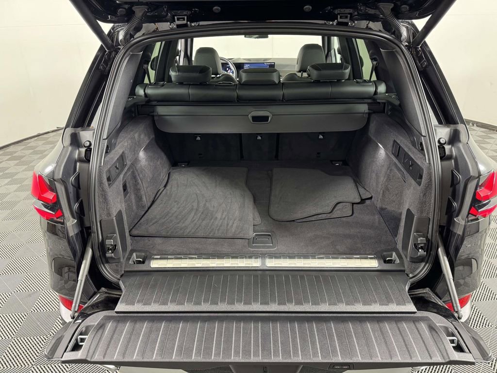 Used 2025 BMW X5 xDrive50e w/ Premium Package image 14