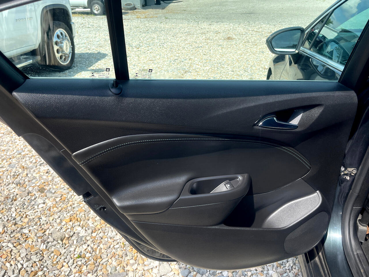 Used 2017 Chevrolet Cruze Premier image 11