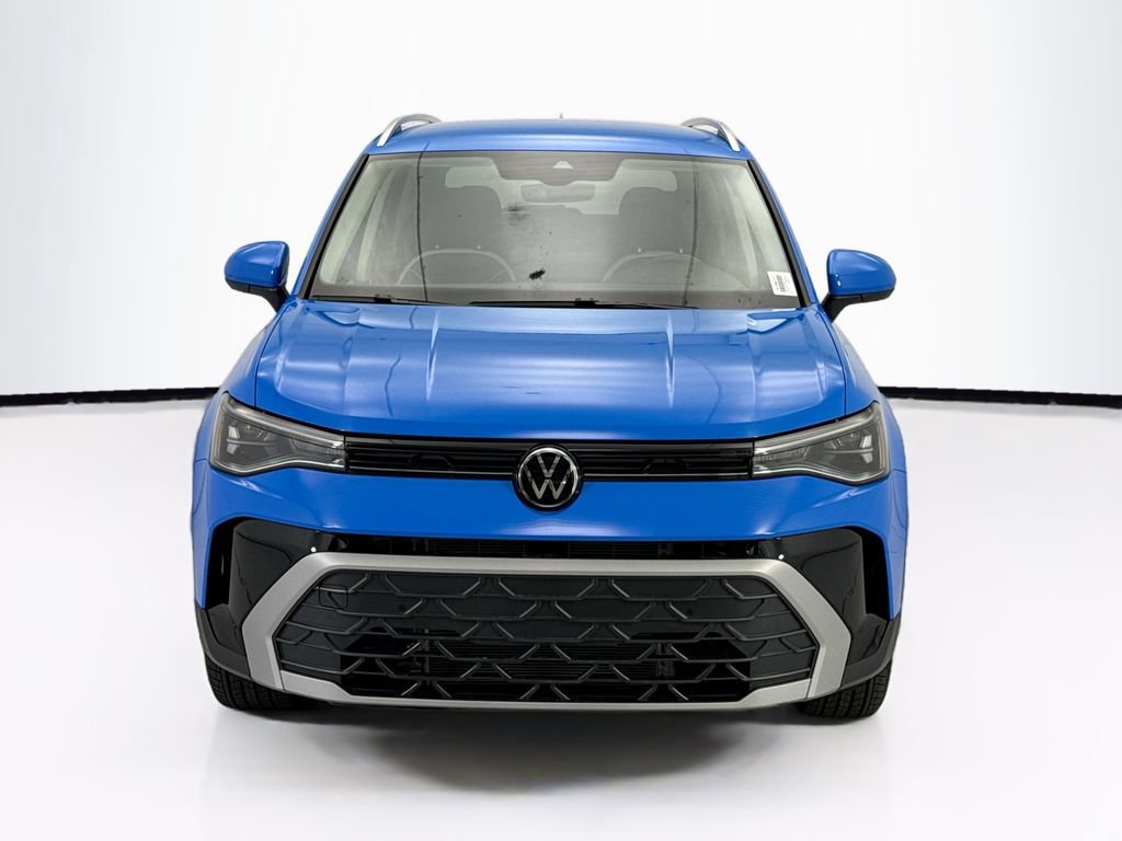 New 2026 Volkswagen Taos SE FWD image 2